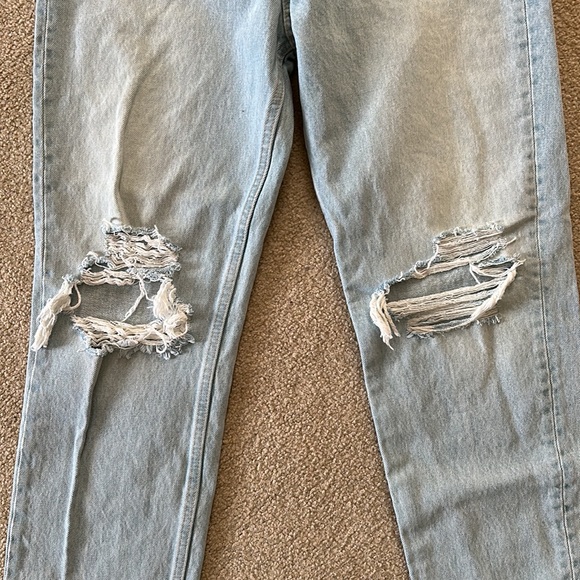 Zara crop jeans. Like new. Size US 4. Inseam 25 inches! 🔥 - Picture 3 of 8
